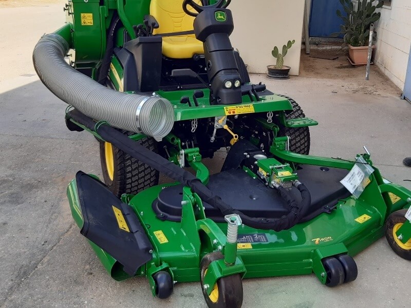 מכסחות דשא שולחנות קדמי