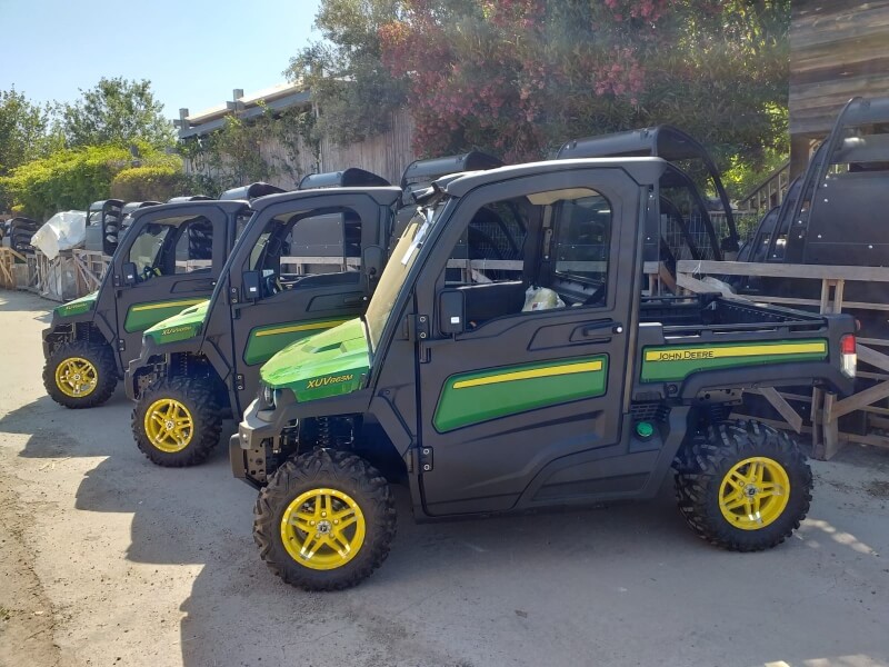 טרקטור משא ג'ון דיר גייטור XUV865M עם מזגן